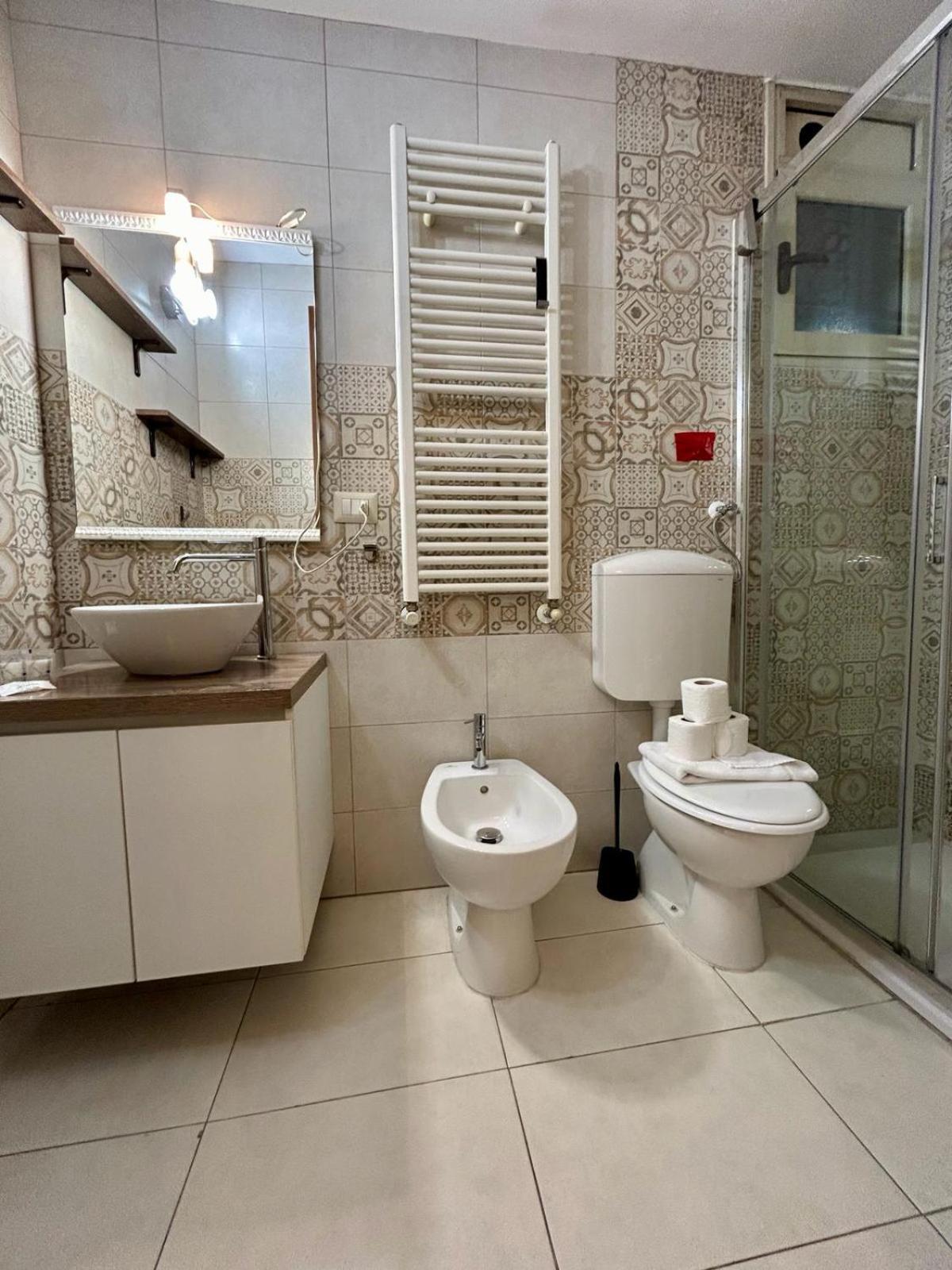 Apartamento Kibilu - Via Tolmezzo - Ospedale San Raffaele - Stazione Di Lambrate Milán Exterior foto