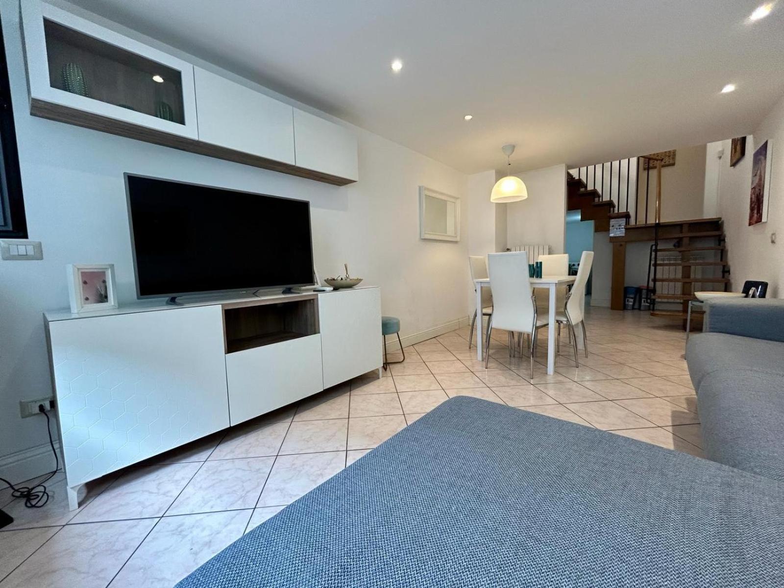 Apartamento Kibilu - Via Tolmezzo - Ospedale San Raffaele - Stazione Di Lambrate Milán Exterior foto